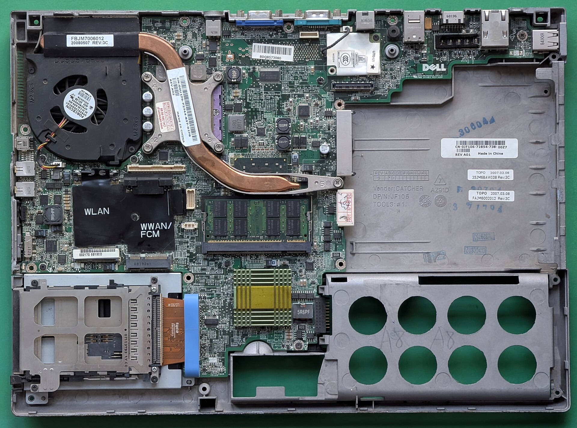 Dell Pro 14 Plus opened for SSD and battery access